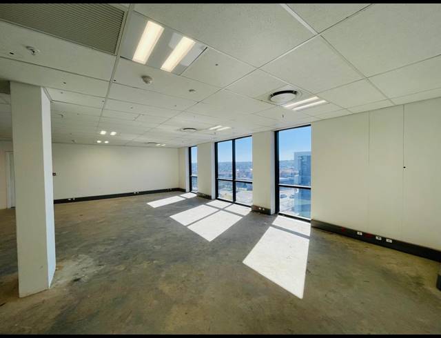 581M² OFFICE TO LET IN VORNA VALLEY